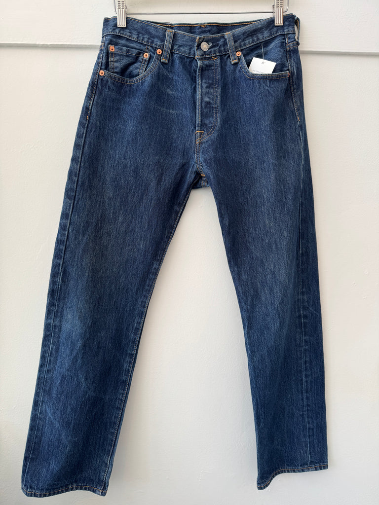 Levi’s 501 buttonfly waist 30”