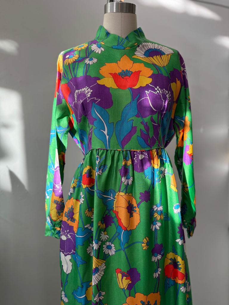 Vintage powerful flower dress