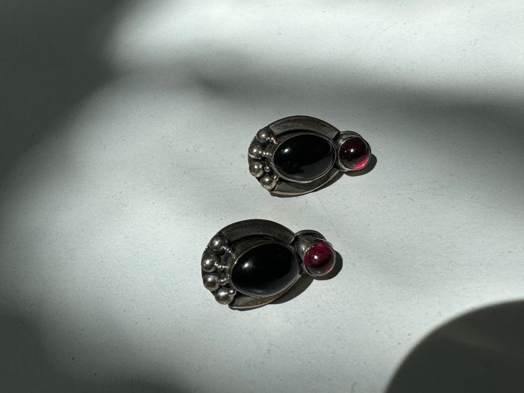 Onyx and garnet earrings