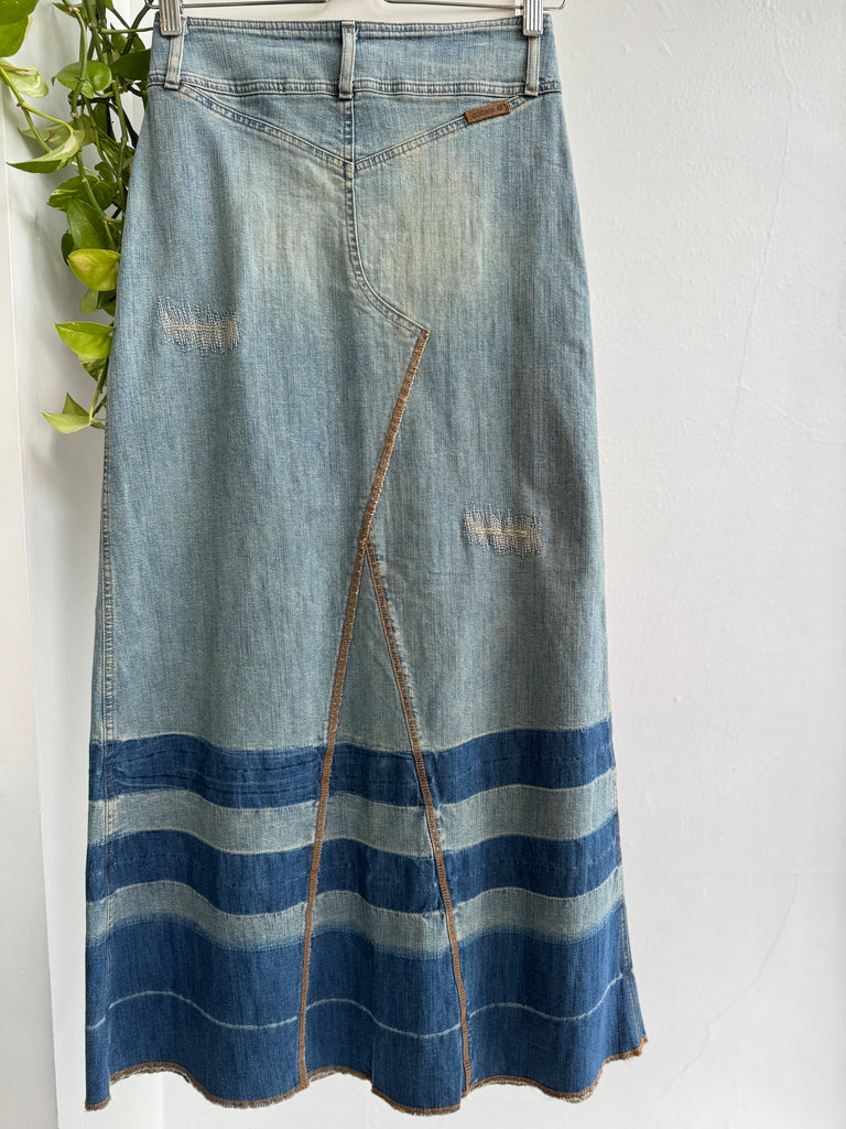 Denim cultura made in Italy denim skirt waist “28-30”