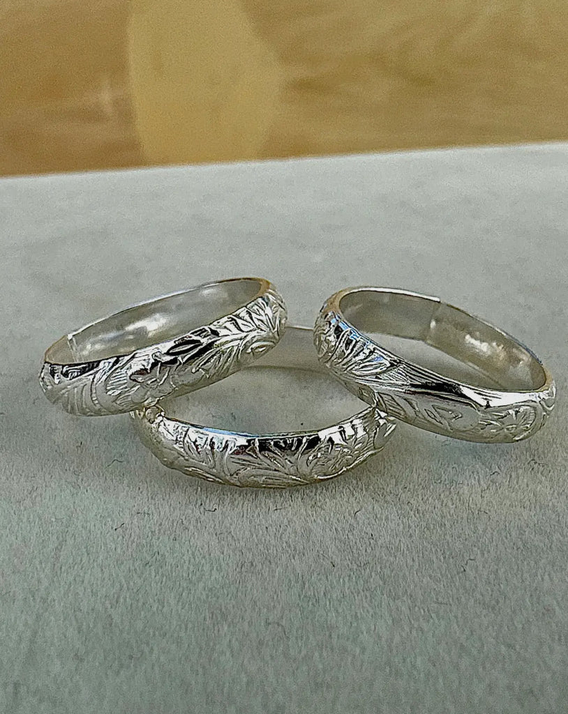 Leafy stacker band ring size 8