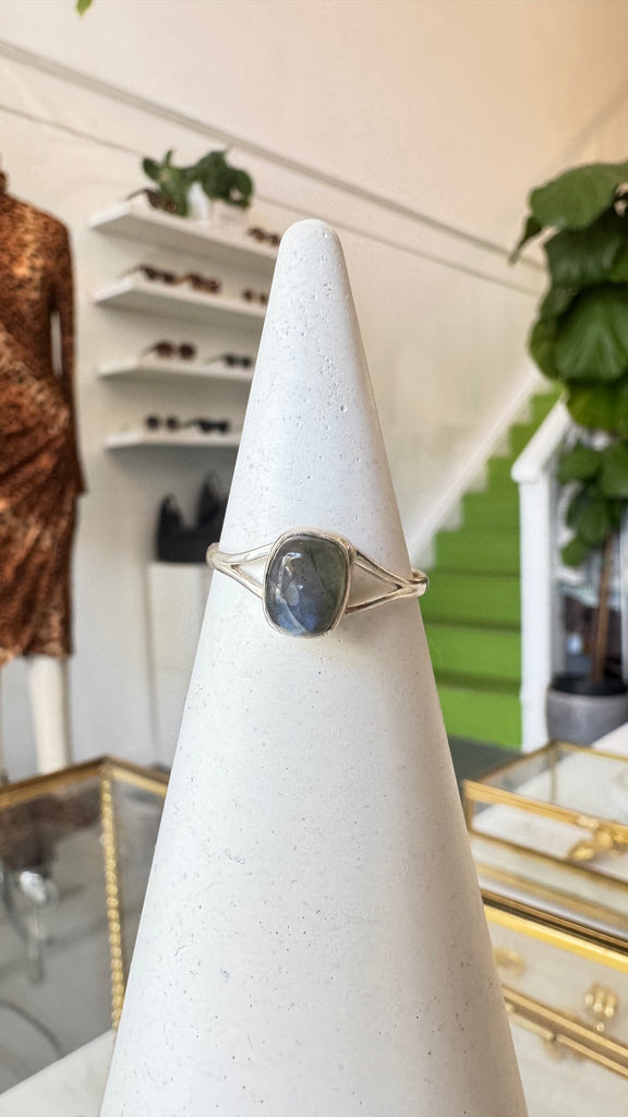 Labradorite and sterling silver ring 8.5