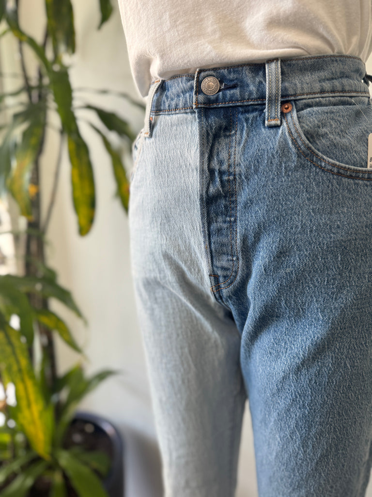 Half split Levi jeans waist “30”