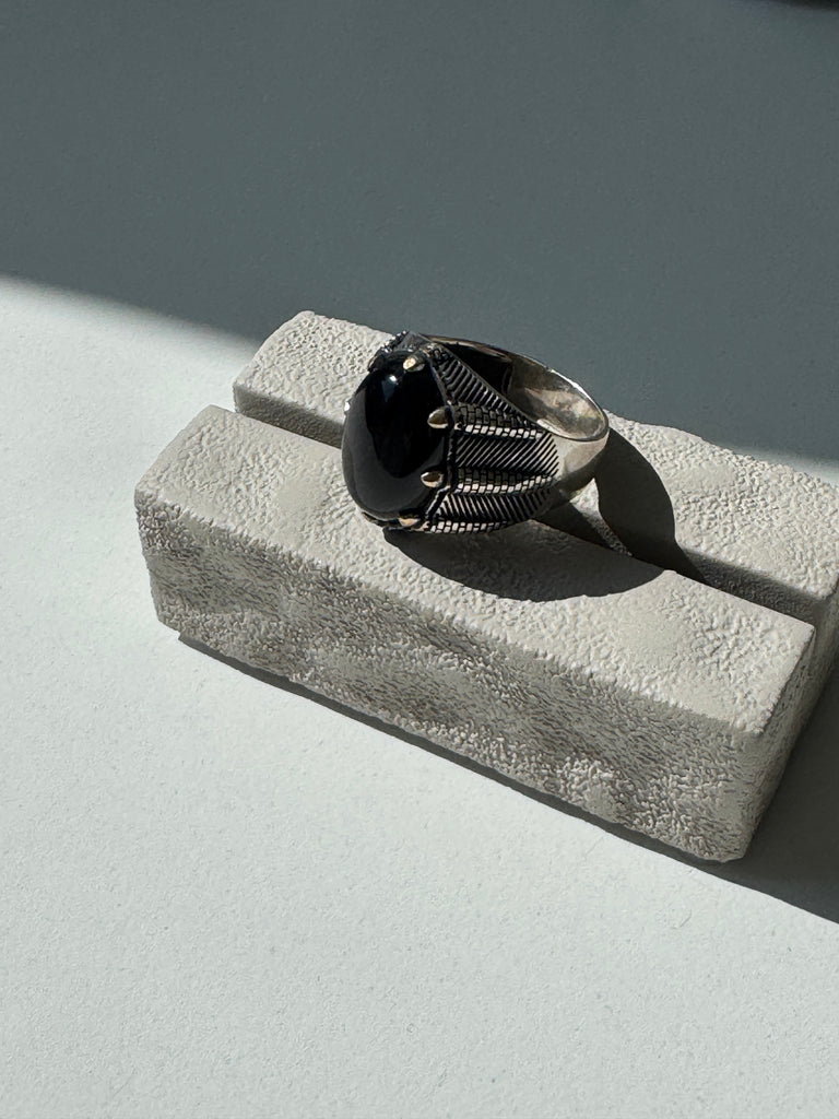 Onyx and Sterling silver claw size 11