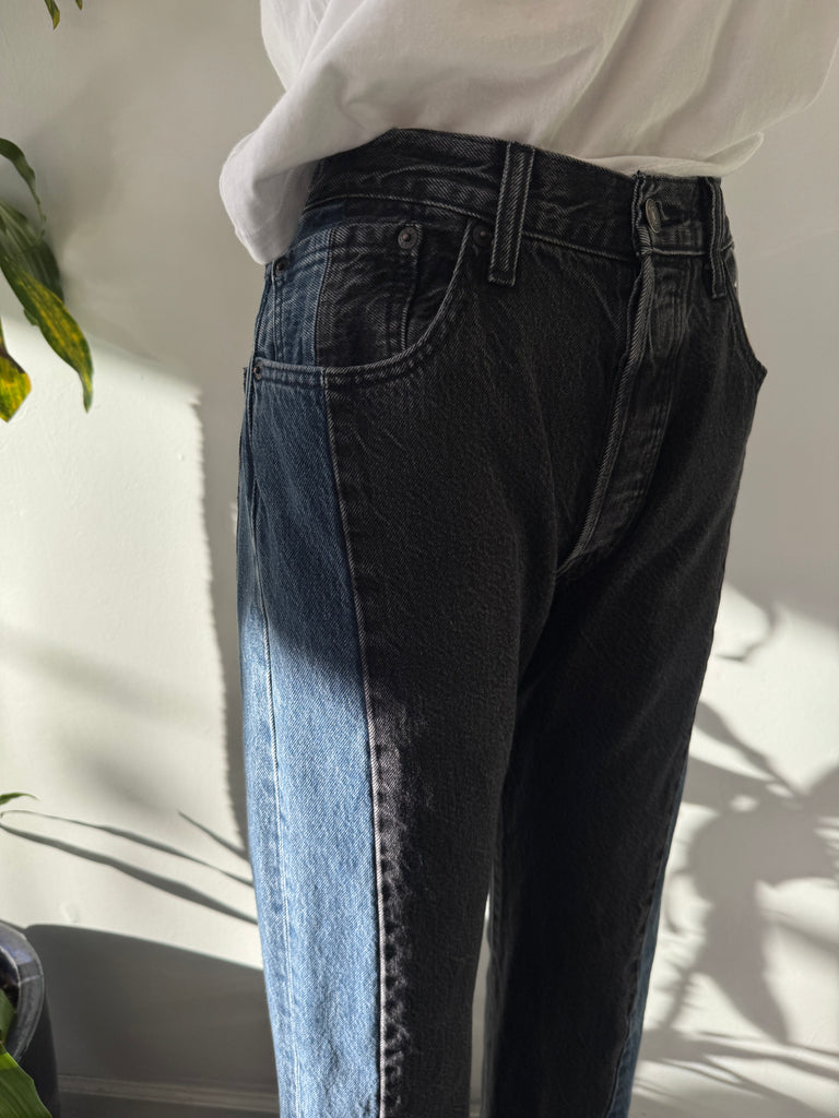 Two toned denim Levi 501 32 x 30