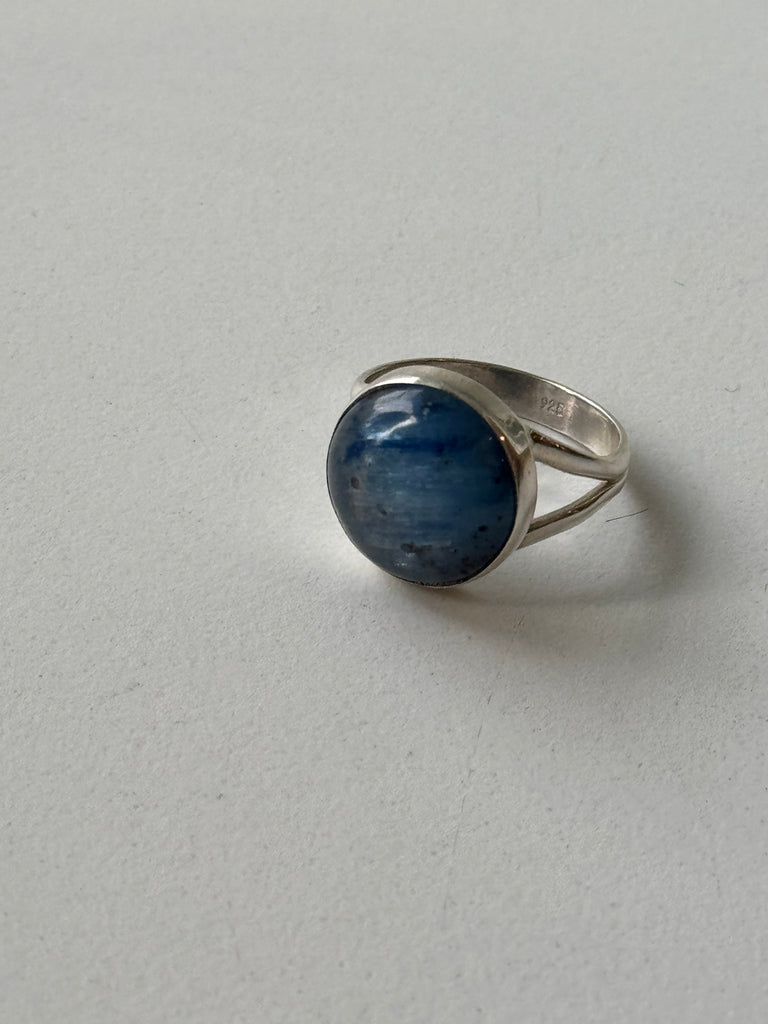 Moonstone and sterling silver ring size 8.5