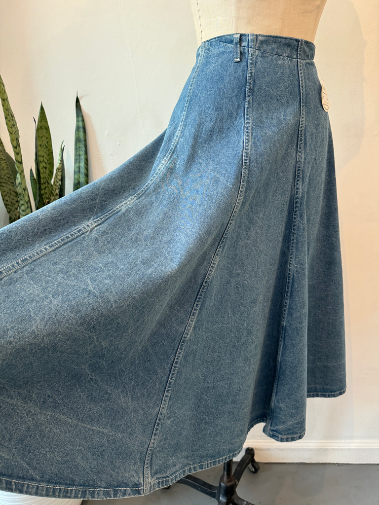 Vintage Liz Wear denim skirt “30”