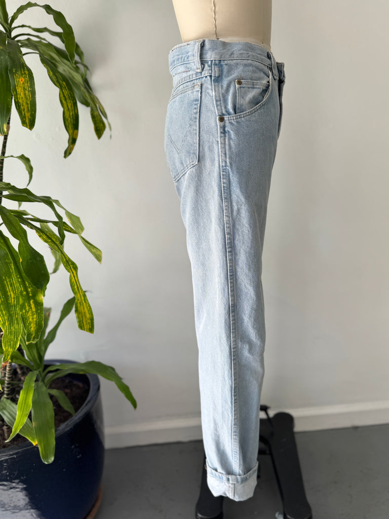 Light wash wrangler jeans waist 28/29