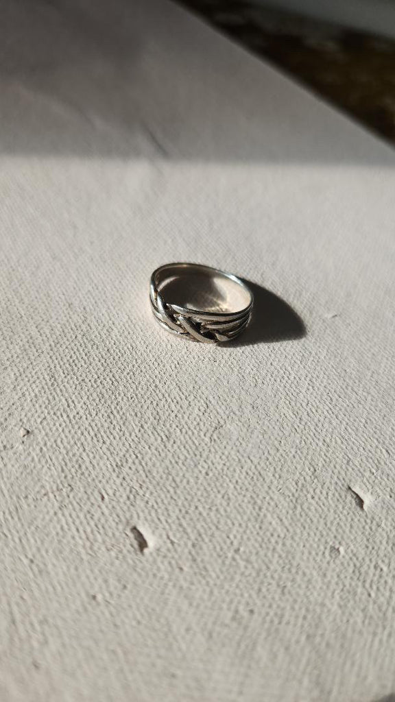 Vintage Sterling puzzle style ring size 7.75