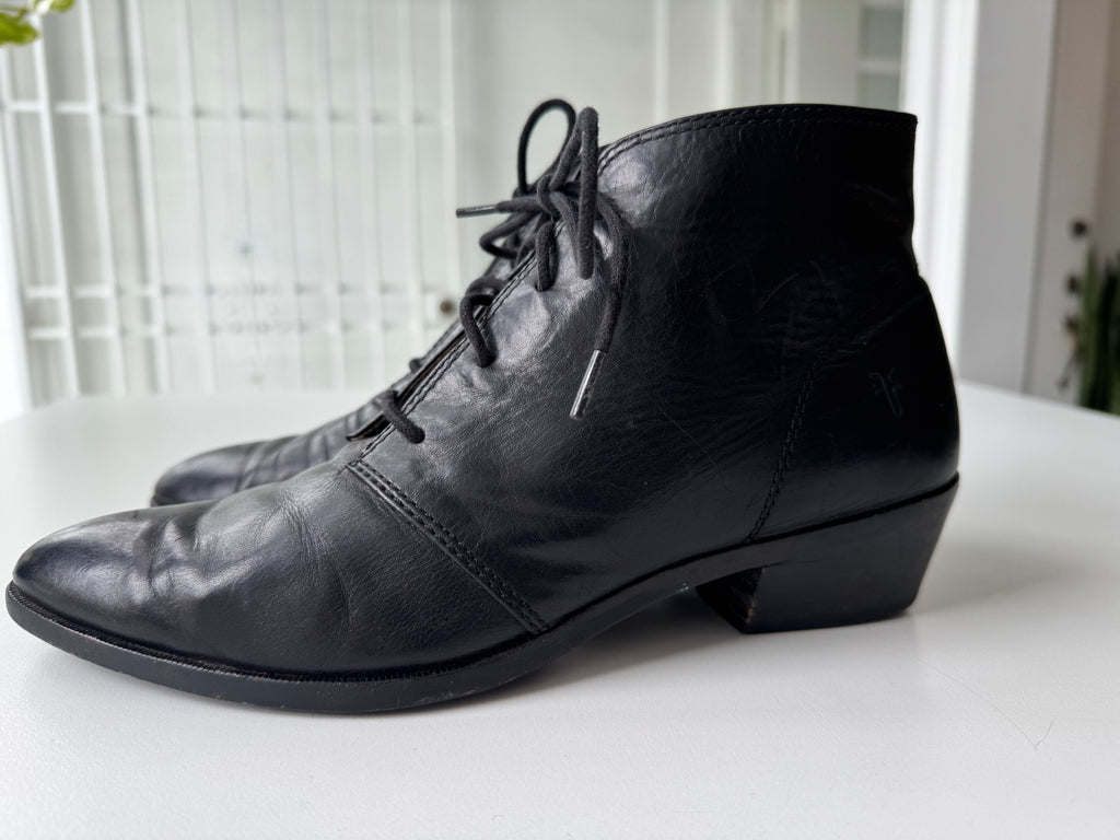FRYE leather ankle boots size 10 M