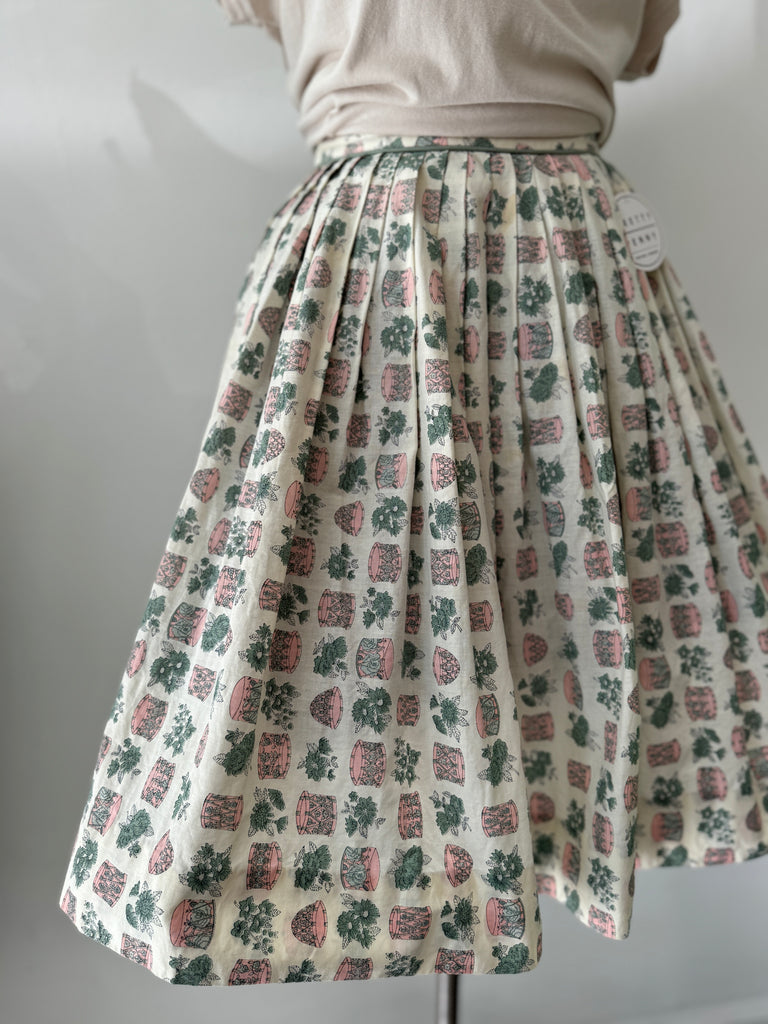 1950’s Vintage Novelty print skirt waist “26”