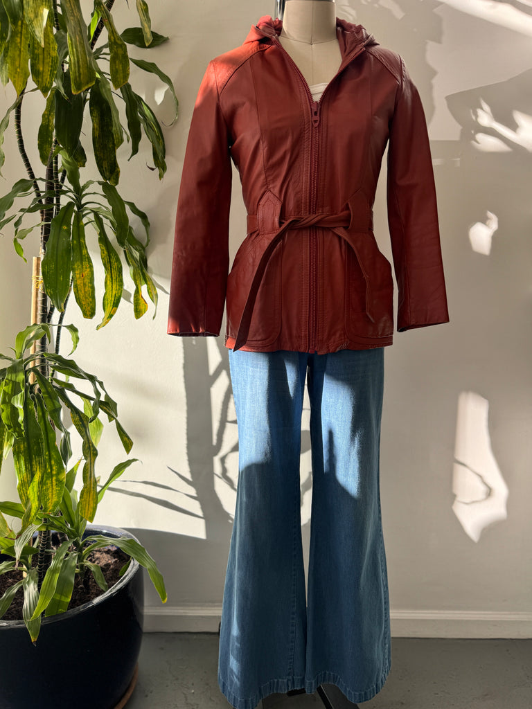 1970’s wide legged jeans with back star pockets waist 30”