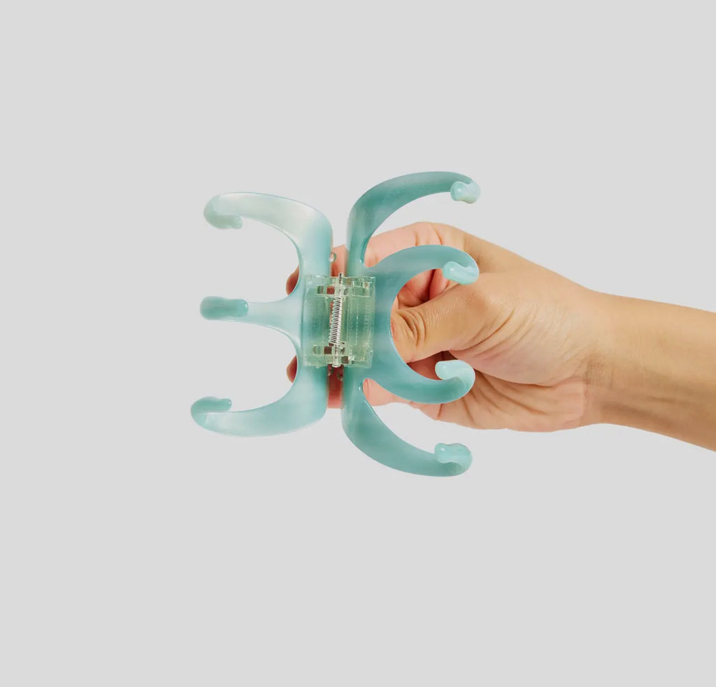 Chunks octopus claw clip. Large. Blue Dew