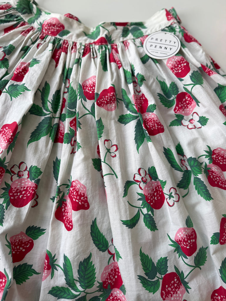 Vintage strawberry novelty skirt waist “26/27”