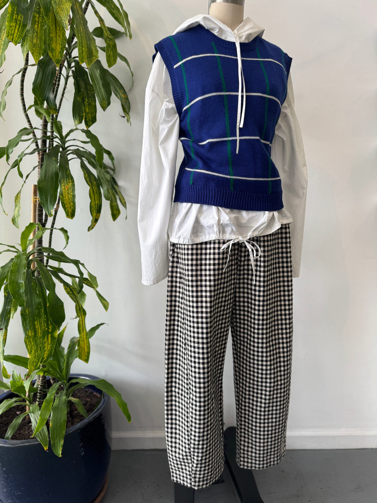 Vintage sleeveless sweater top