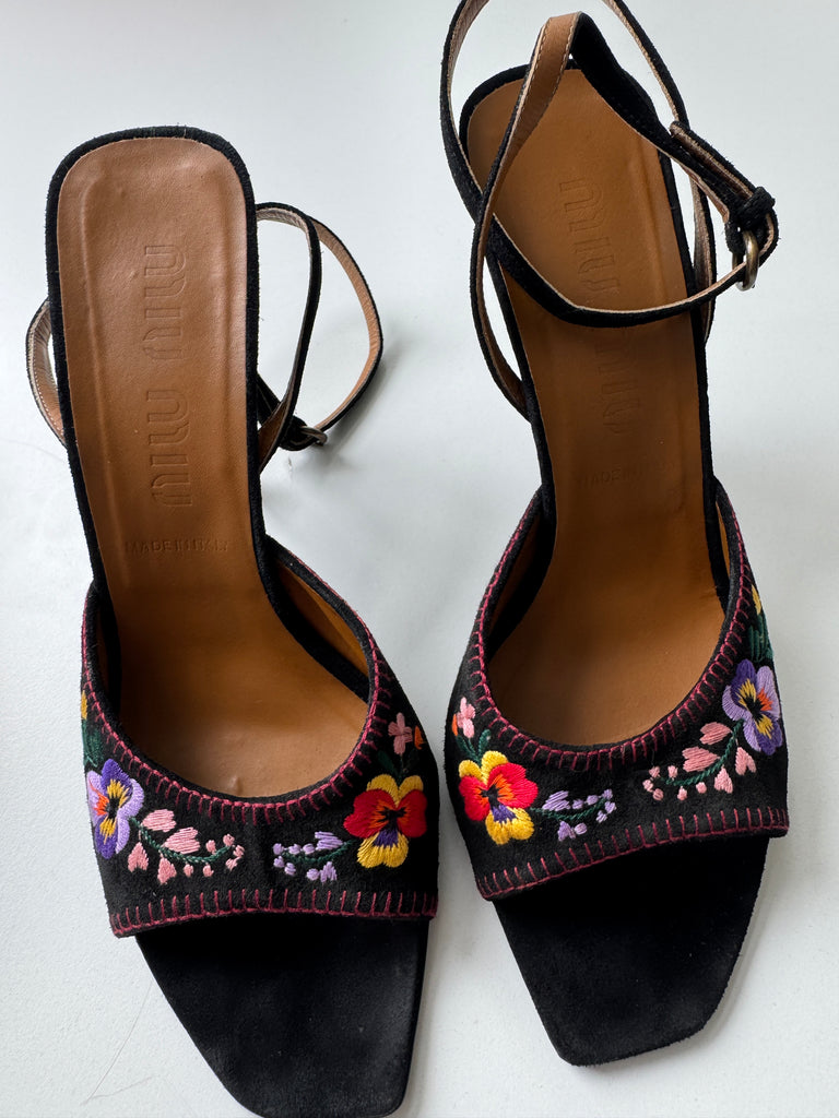 MIU MIU embroidered shoes size 40 size 9