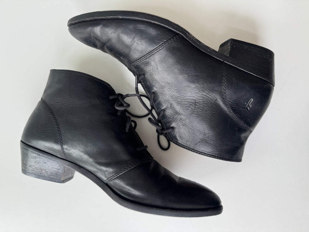 FRYE leather ankle boots size 10 M