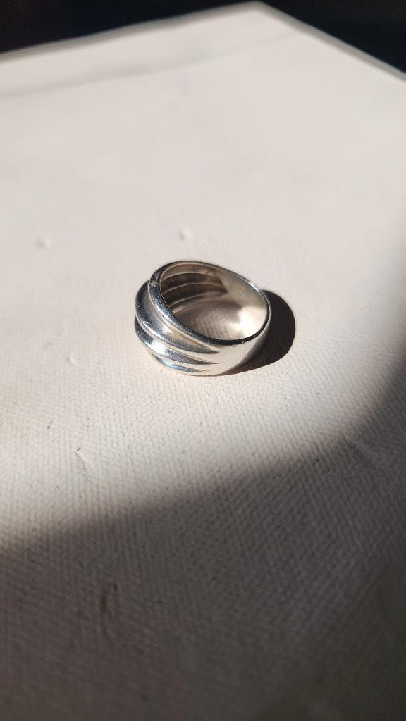 Vintage sterling silver architectural ridged ring size 7.5