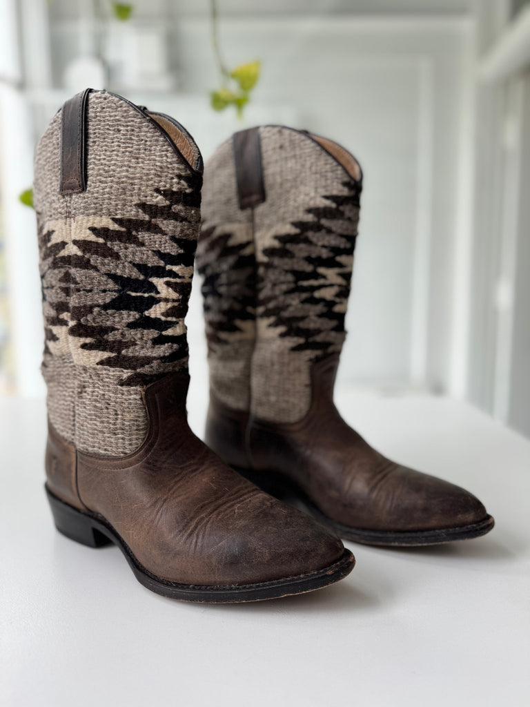 Frye Billy tall Navajo wool boots size 7.5 b