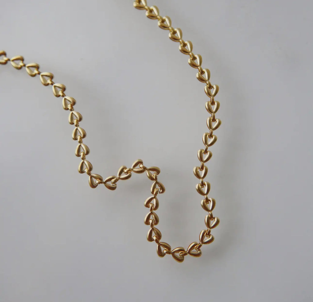 Dainty heart chain