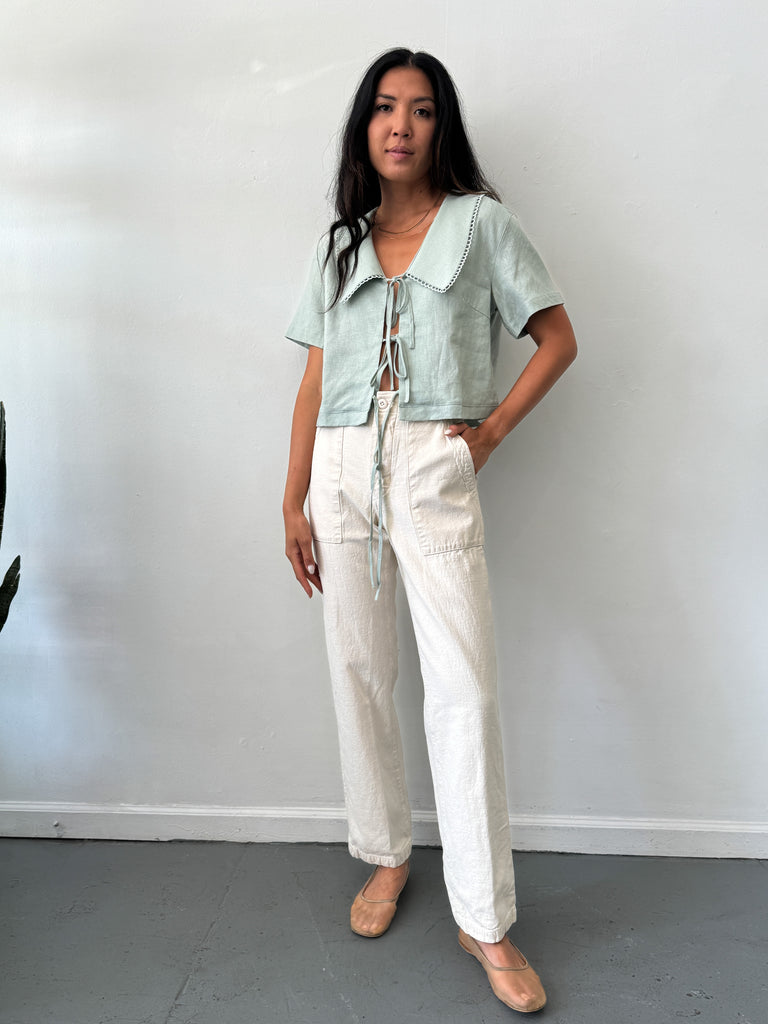 Collared cotton/linen tie front top