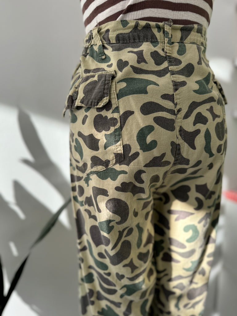 Vintage camo pants waist “38-42”