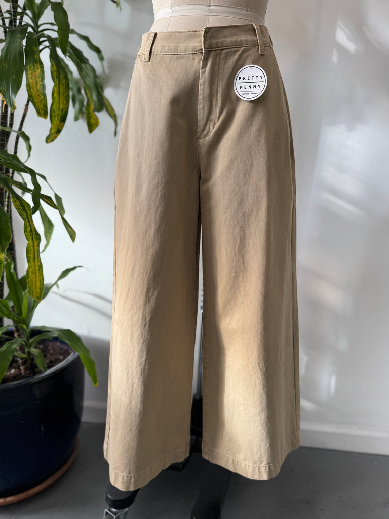 Wide legged pants