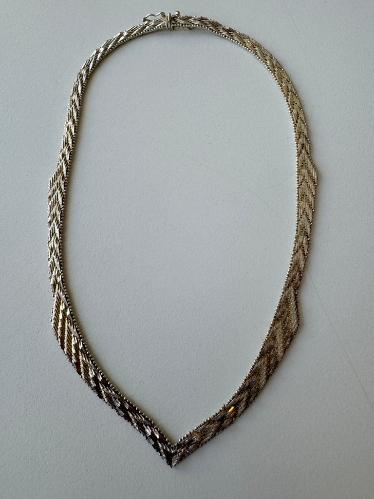 Vermeil vintage two tone v scalloped necklace