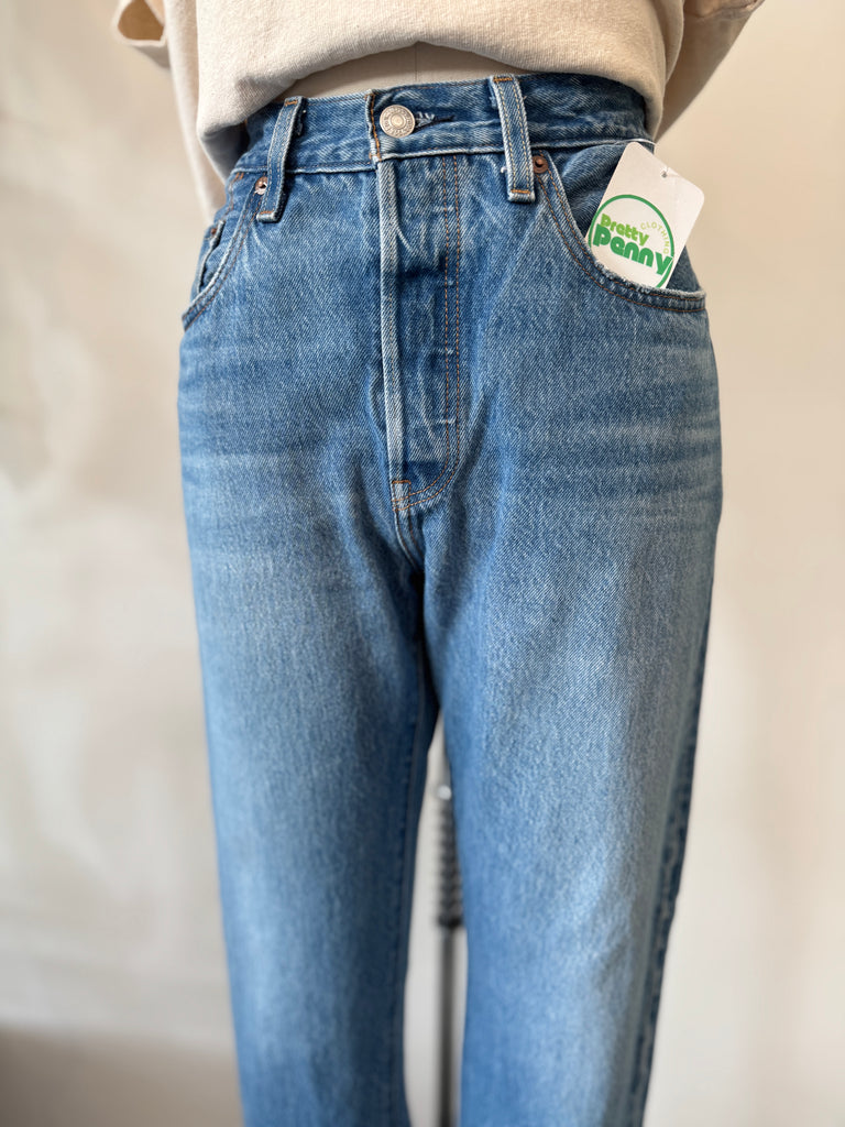 Levi 501 button fly jeans waist “27”