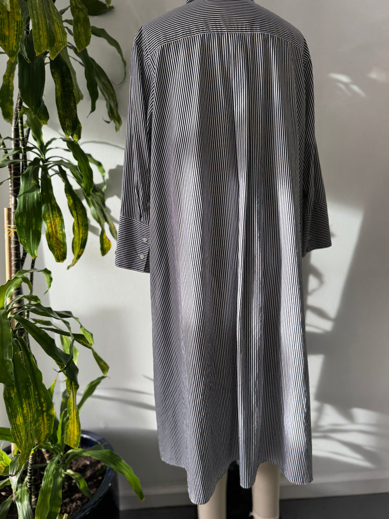 Striped trapeze silhouette cotton button up dress