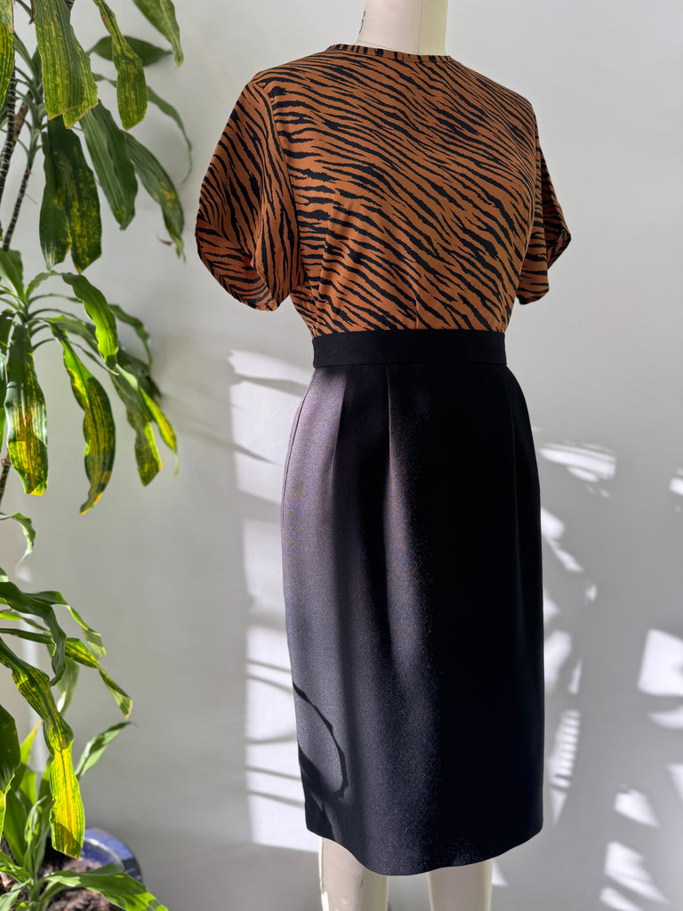 Vintage pencil skirt waist “28”