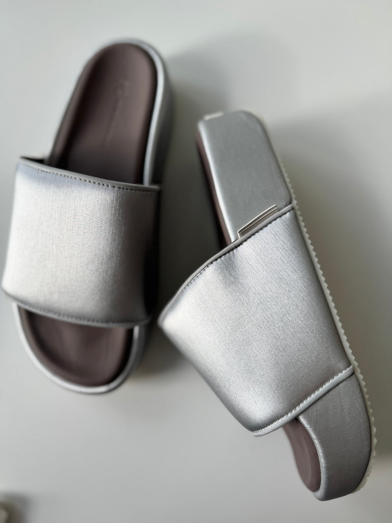 Yohji Yamamoto adidas silver slides size 9