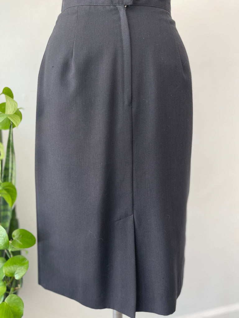 The perfect vintage pencil skirt waist "25"