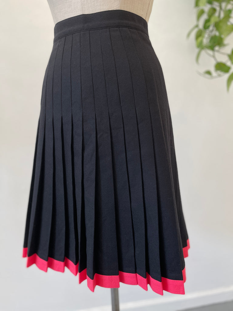 Vintage pleated skirt waist "26/27"