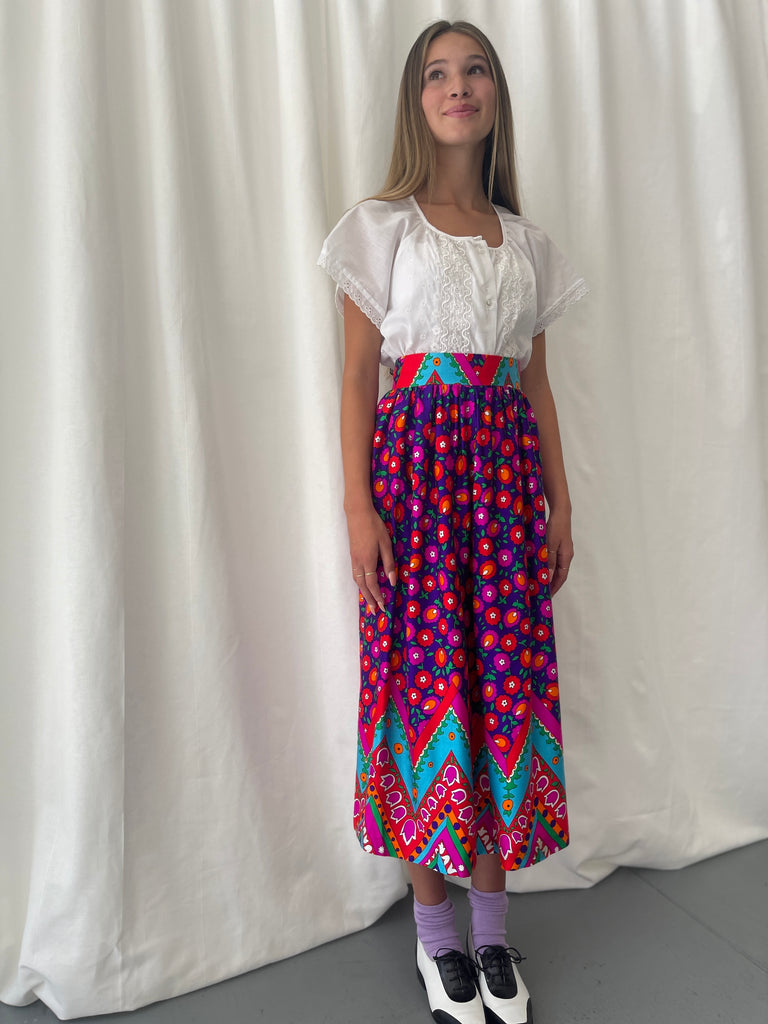 Vibrant printed vintage skirt waist "25"
